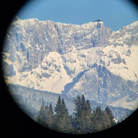 Luxus-apartment-vorderreit Gut Apartman *