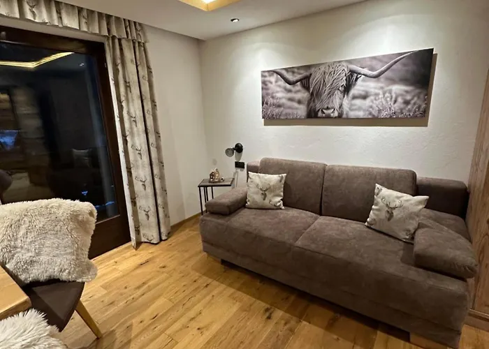 Luxus-apartment-vorderreit Gut Apartman *